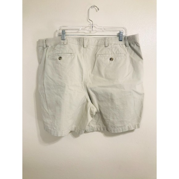 Eddie Bauer Men's Golf/Walking Chino Shorts with Front Pleat, Size 42 - Picture 3 of 3